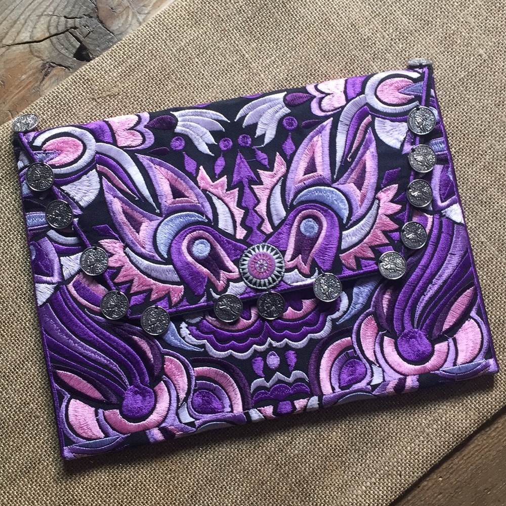 Ariana Artisan Clutch